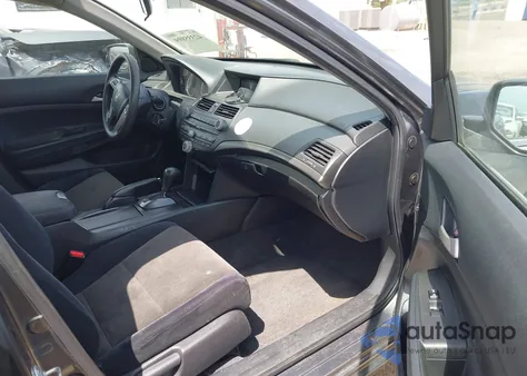 2008 Honda Accord 2.4 Lx z USA, uszkodzony, nr VIN 1HGCP26318A155394